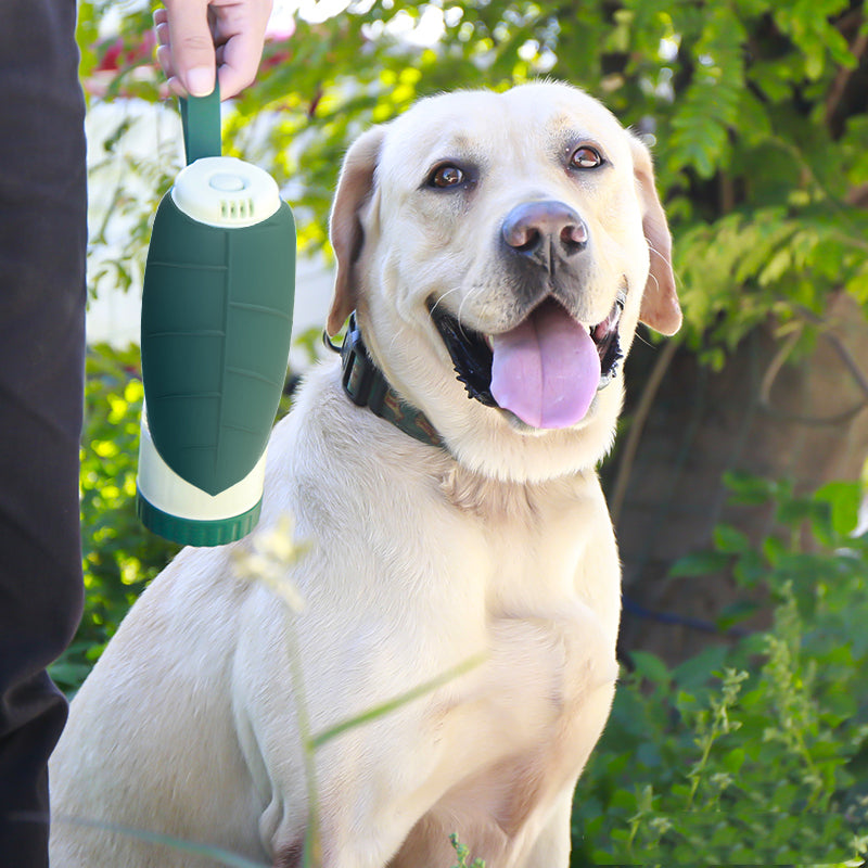 Multifunktions-Wasser & Futterspender für Hunde & Katzen für unterwegs